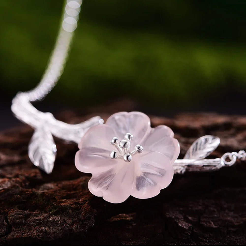 
                      
                        Necklace-With-Crystal-Flower-By-Yonandole_8a
                      
                    