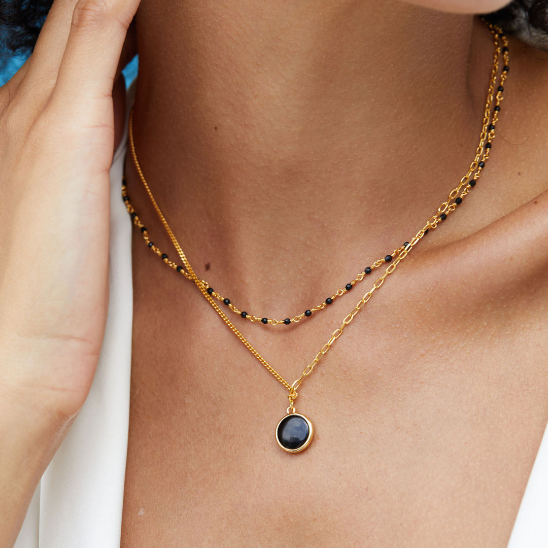 Necklace-With-Double-Sided-Black-White-Pendant-By-Yonandole_5