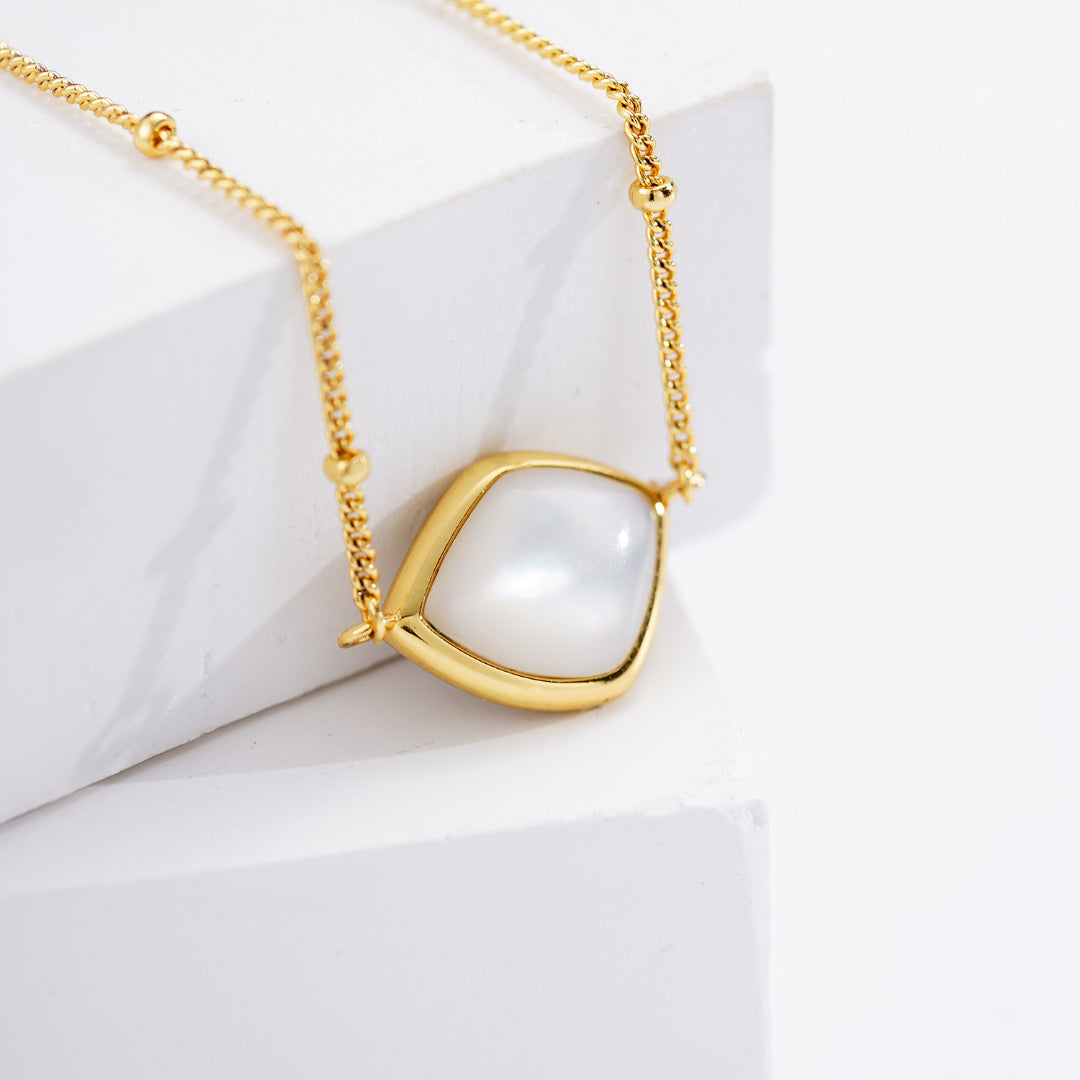 Necklace-With-Eye-Shaped-Pendant-By-Yonandole_10