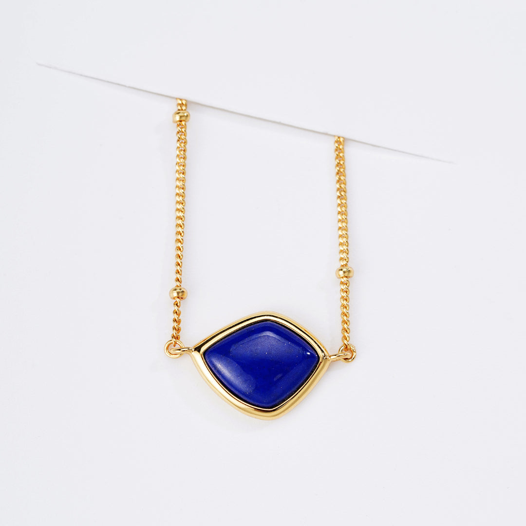 Necklace-With-Eye-Shaped-Pendant-By-Yonandole_2