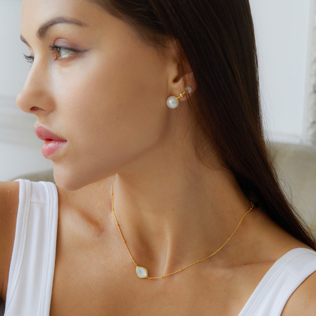Necklace-With-Eye-Shaped-Pendant-By-Yonandole_3