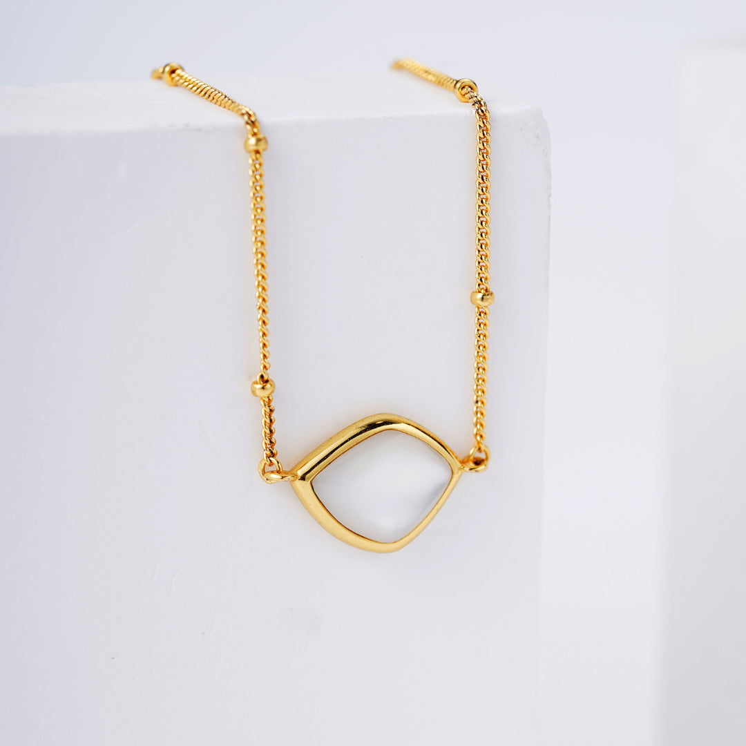 Necklace-With-Eye-Shaped-Pendant-By-Yonandole_8