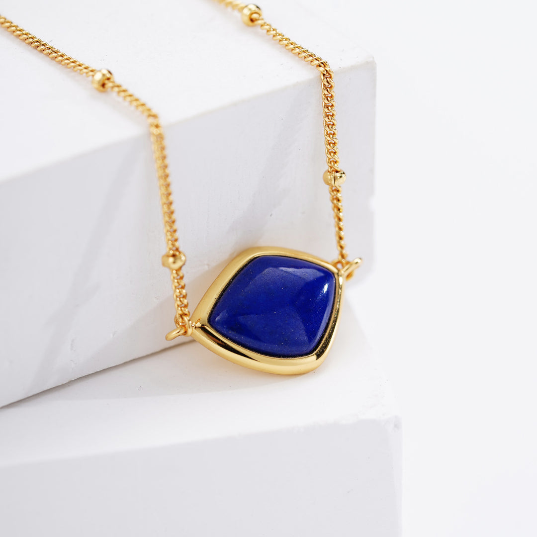 Necklace-With-Eye-Shaped-Pendant-By-Yonandole_9