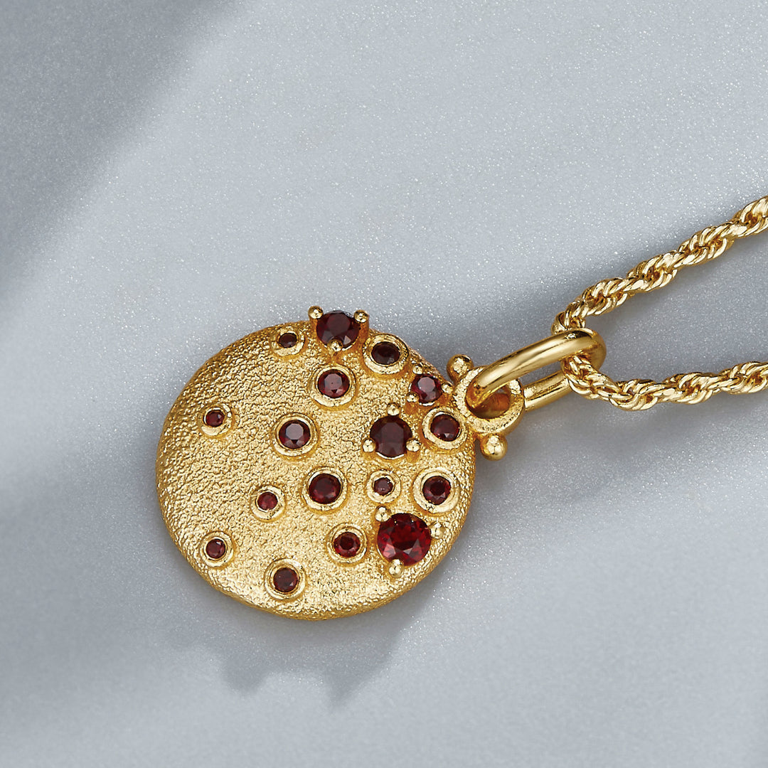Necklace-With-Garnet-Pendant-By-Yonandole_3