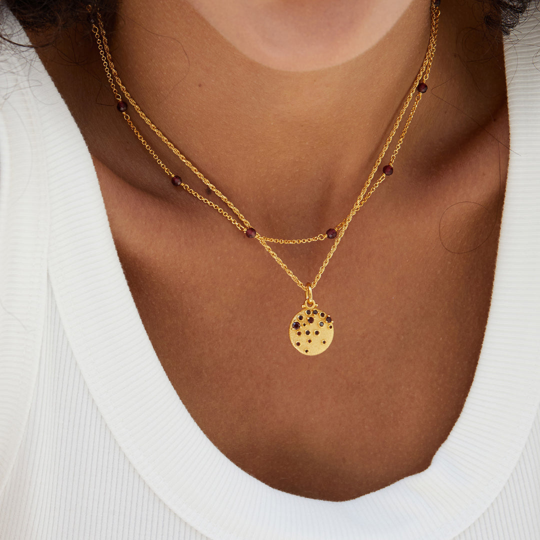 Necklace-With-Garnet-Pendant-By-Yonandole_4