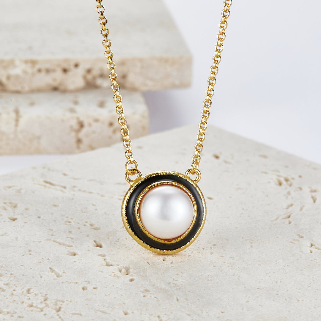 Necklace-With-Pearl-Pendant-Hepburn-Style-By-Yonandole_1