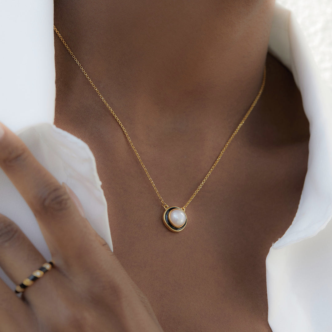 Necklace-With-Pearl-Pendant-Hepburn-Style-By-Yonandole_2