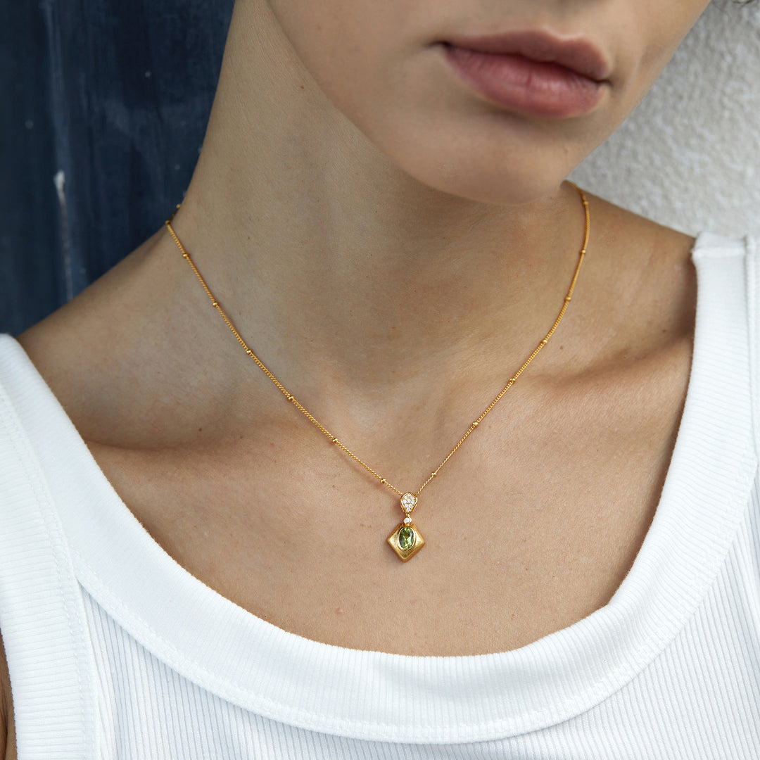 Necklace-With-Peridot-Pendant-By-Yonandole_2