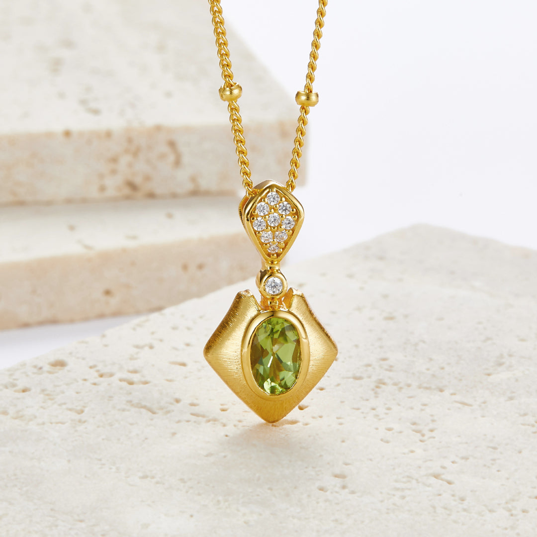 Necklace-With-Peridot-Pendant-By-Yonandole_4