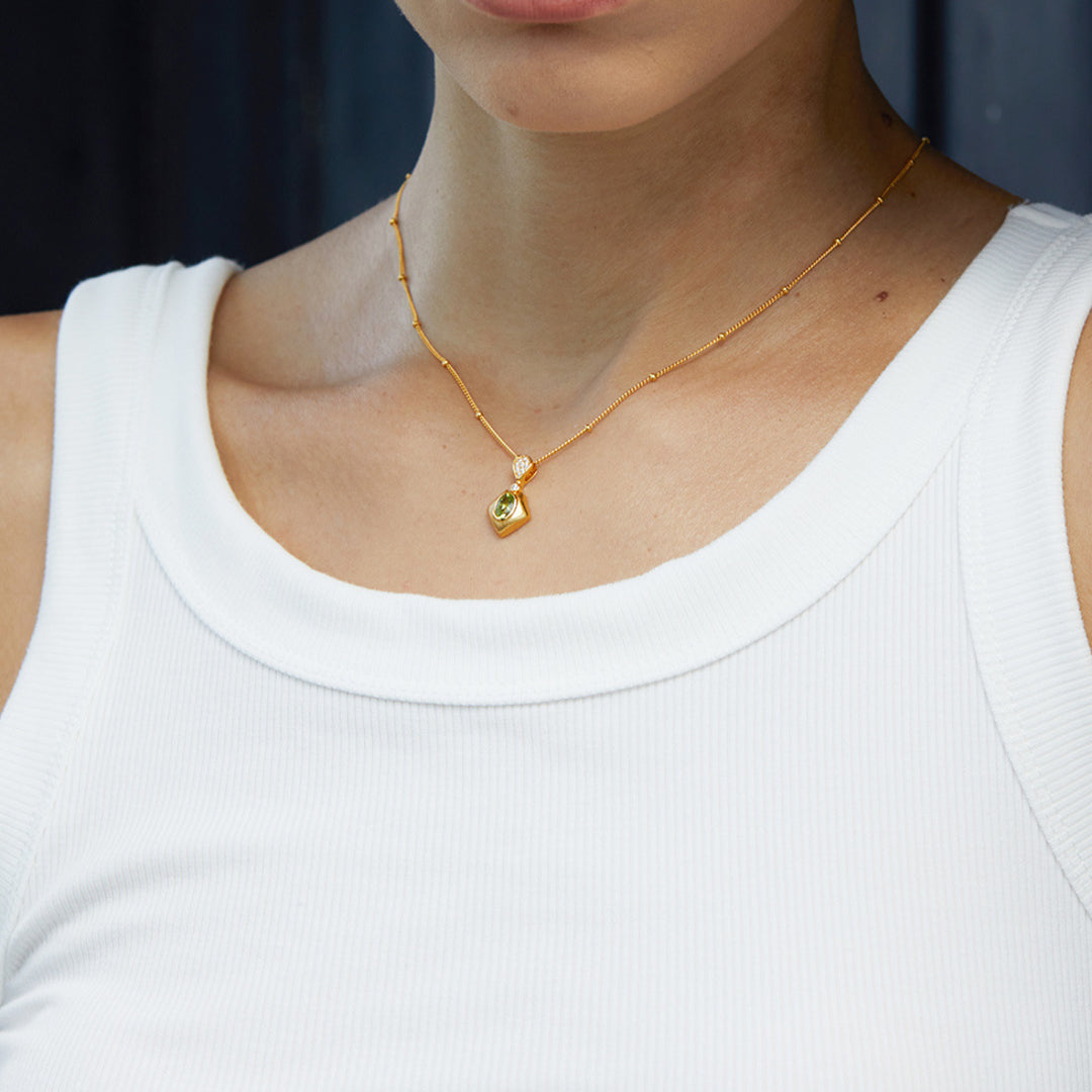 Necklace-With-Peridot-Pendant-By-Yonandole_6