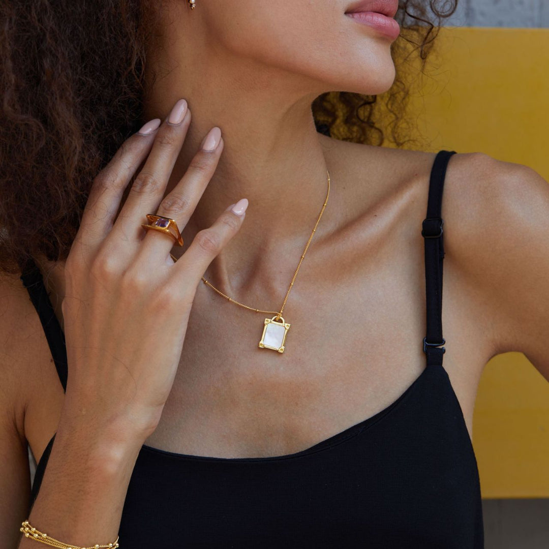Necklace-With-Rectangular-Shell-Pendant-By-Yonandole_7