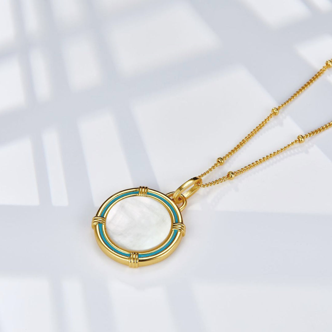 Necklace-With-Round-Shell-Pendant-By-Yonandole_1