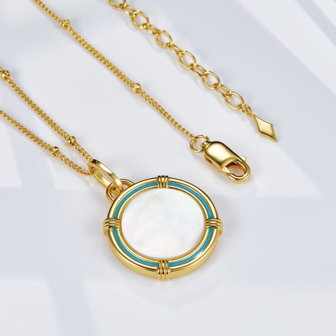 Necklace-With-Round-Shell-Pendant-By-Yonandole_3