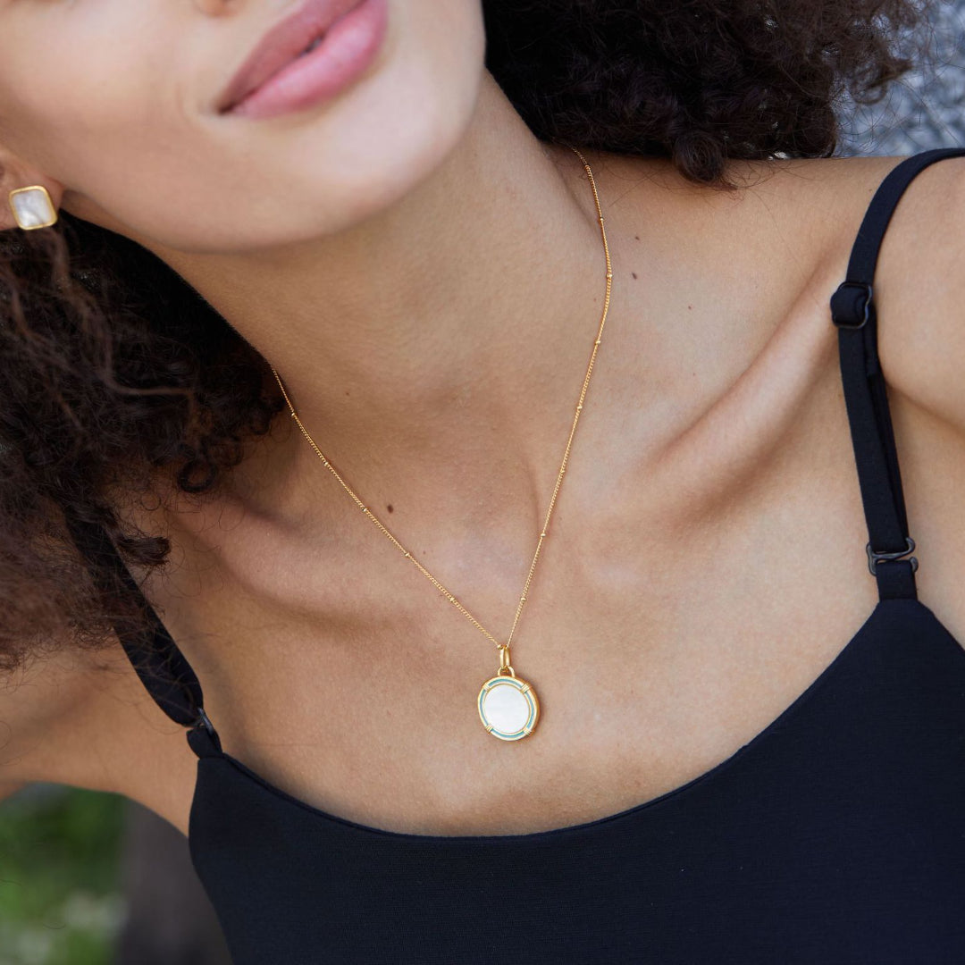 Necklace-With-Round-Shell-Pendant-By-Yonandole_6