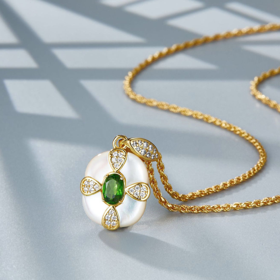 Necklace-With-Shell-And-Diopside-Pendant-By-Yonandole_5