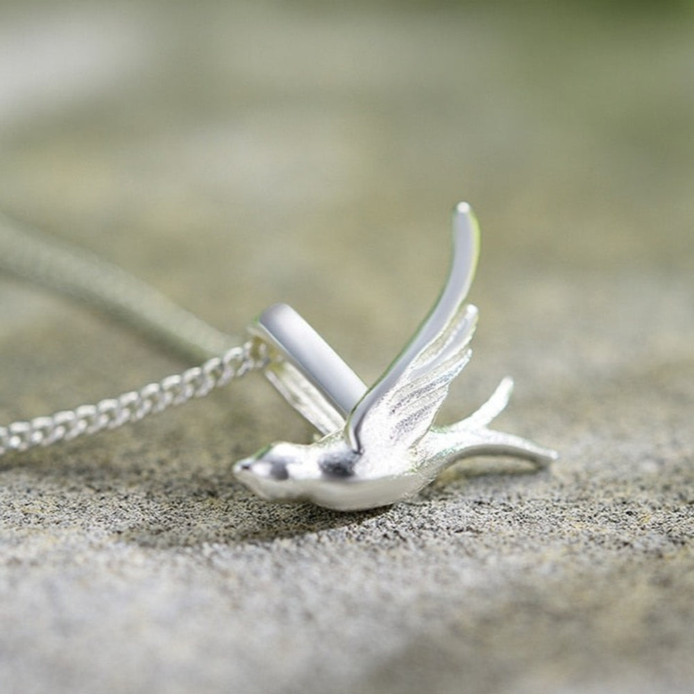 Necklace-With-Swallow-Pendant-By-Yonandole_2