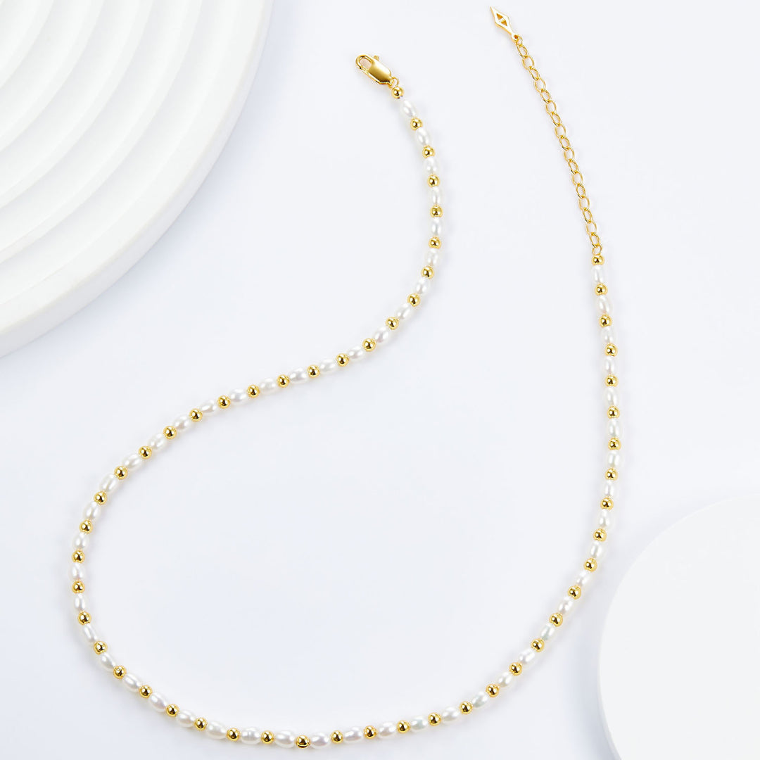 Necklace-With-White-Pearls-And-Golden-Beads-By-Yonandole_5