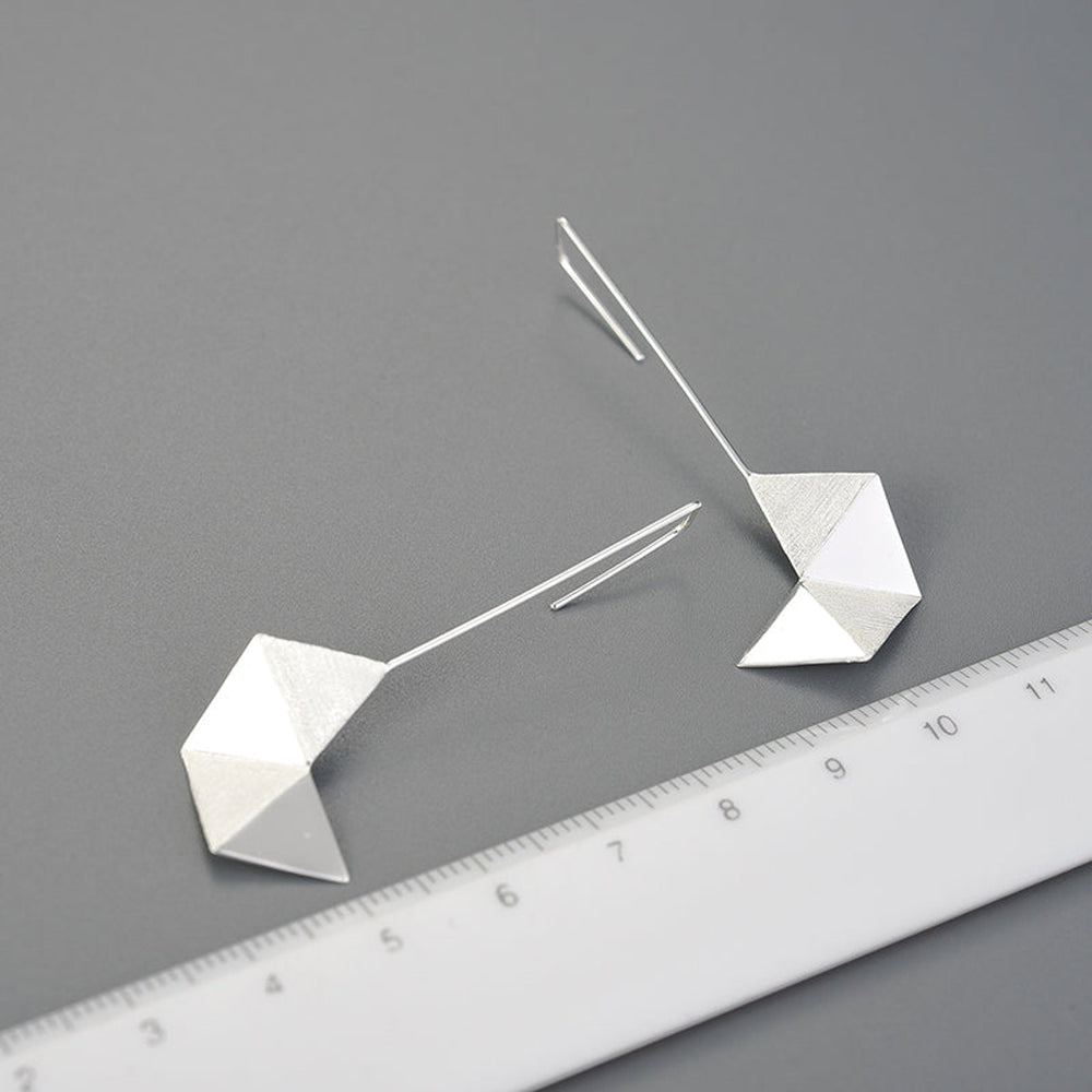 
                  
                    Origami-Earrings-By-Yonandole_5
                  
                