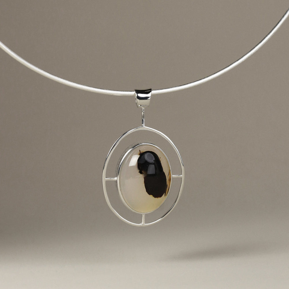 
                  
                    Oval-Agate-Pendant-By-Yonandole_14
                  
                