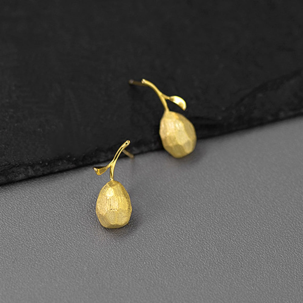 
                      
                        Pear-Earrings-By-Yonandole_7
                      
                    