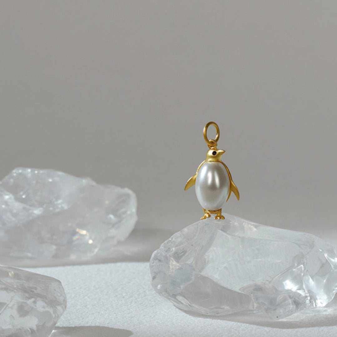 Penguin-Pendant-With-Imitation-Pearl-By-Yonandole_12