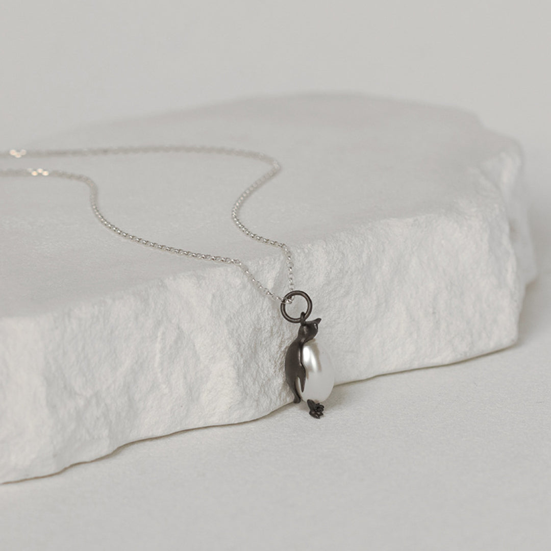 Penguin-Pendant-With-Imitation-Pearl-By-Yonandole_15