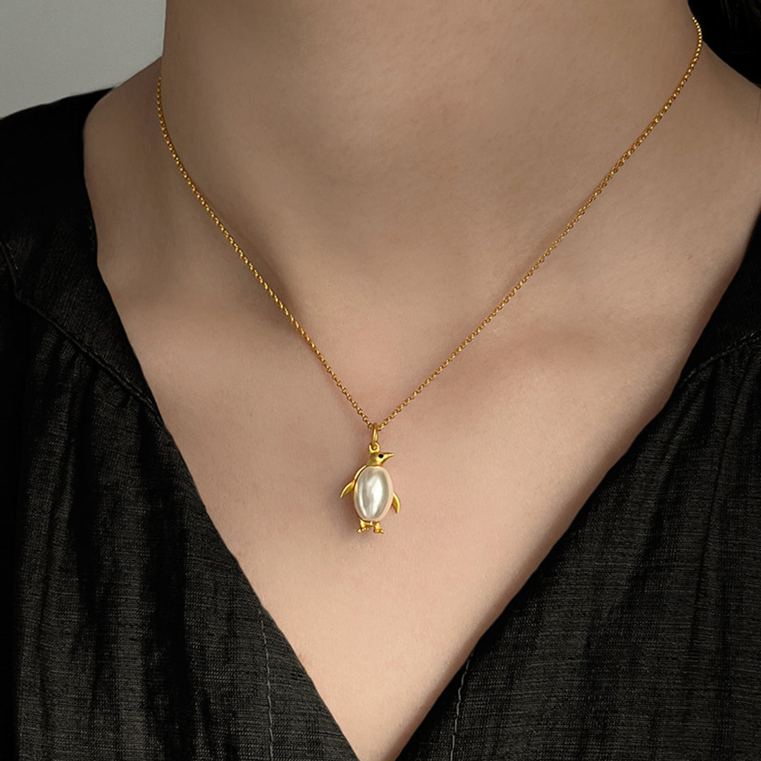 Penguin-Pendant-With-Imitation-Pearl-By-Yonandole_4
