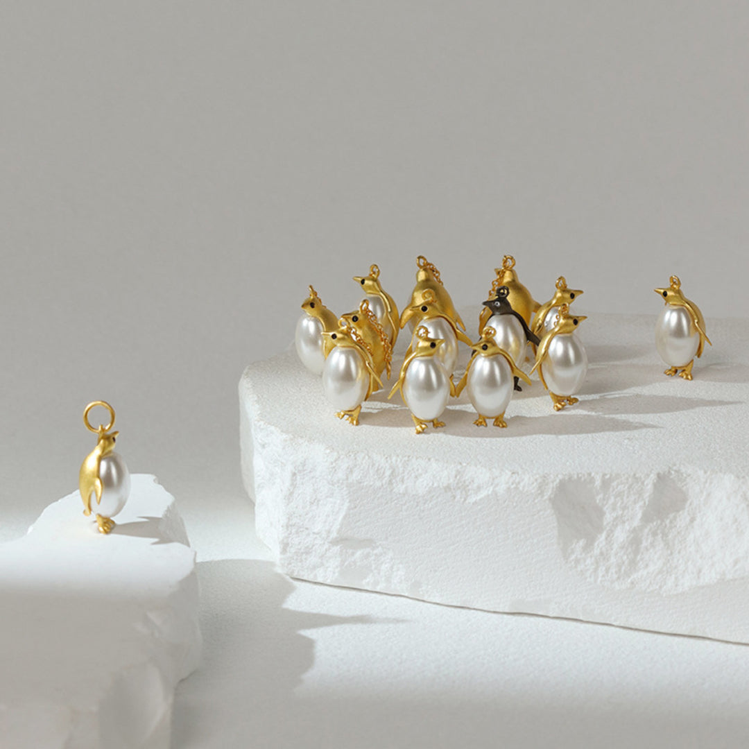 Penguin-Pendant-With-Imitation-Pearl-By-Yonandole_8
