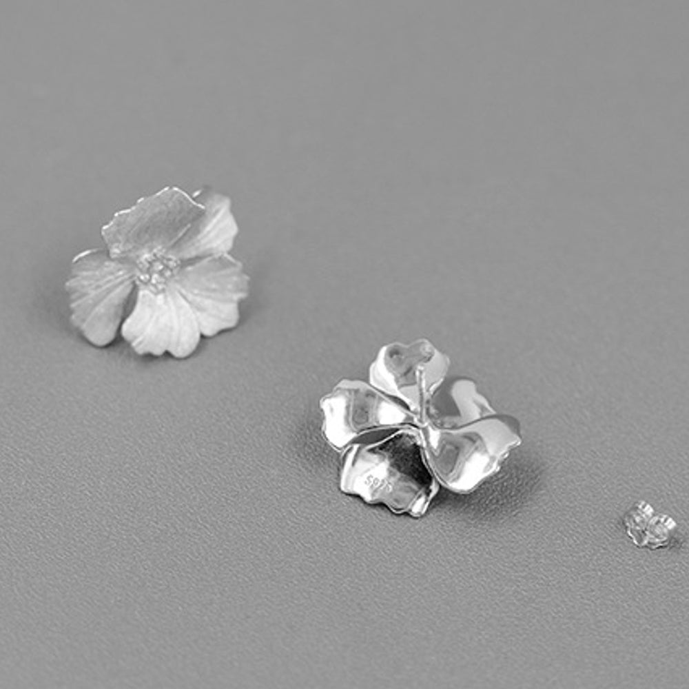 
                  
                    Peony-Earrings-By-Yonandole_10
                  
                