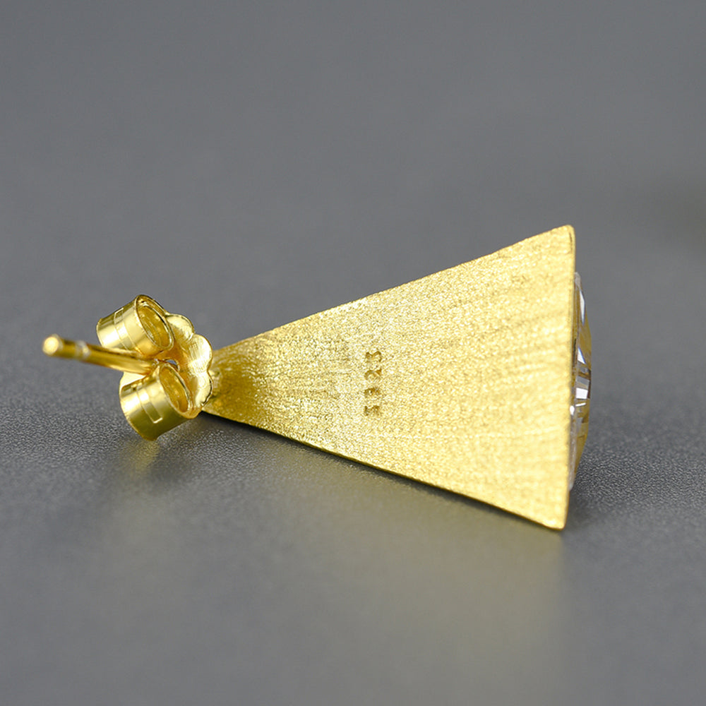 
                  
                    Pyramid-Earrings-With-Zirconia-By-Yonandole_10
                  
                