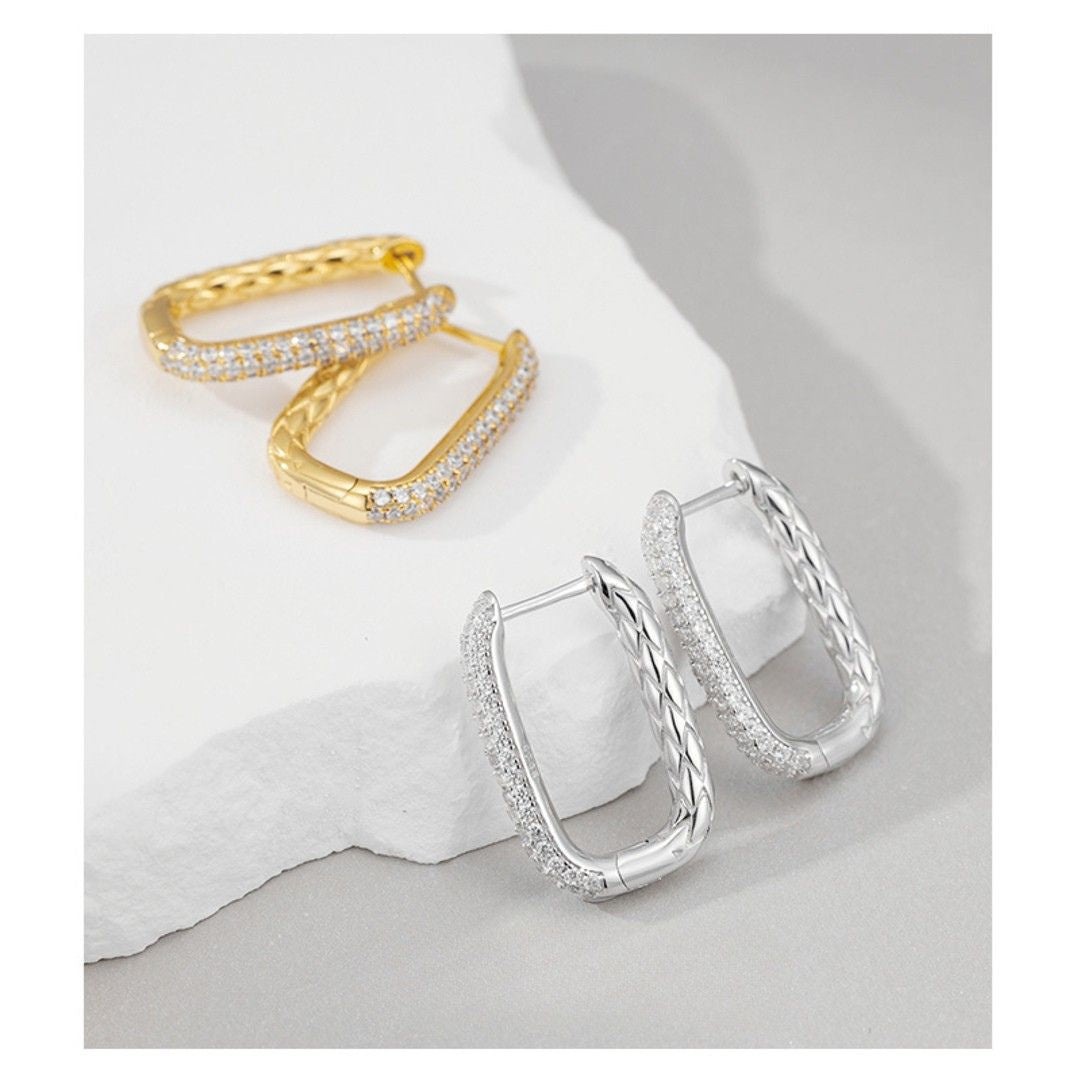 Rectangular-Hoops-With-Braid-Pattern-And-Zirconia-By-Yonandole_9