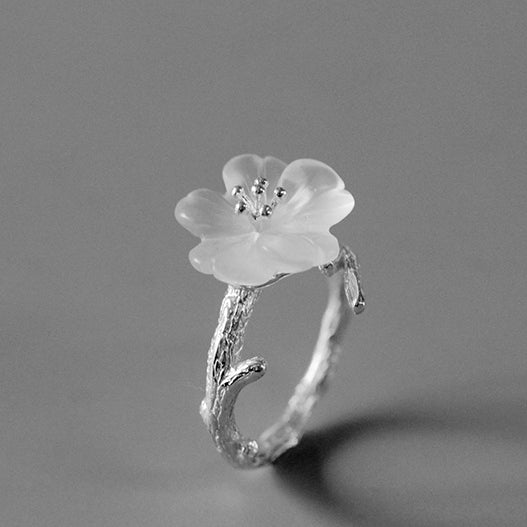 Ring-With-Crystal-Flower-By-Yonandole_1b