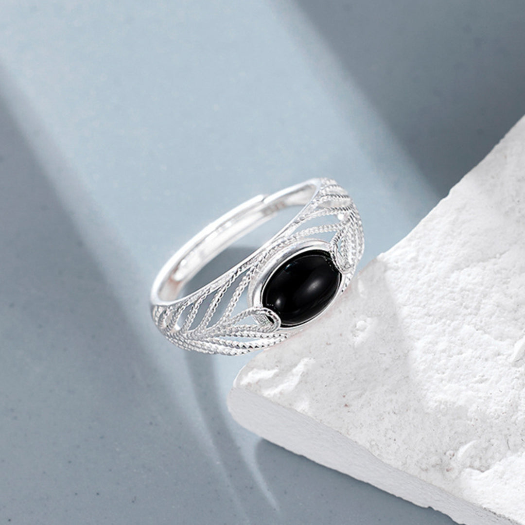 Ring-With-Filigree-Openwork-And-Black-Agate-By-Yonandole_5