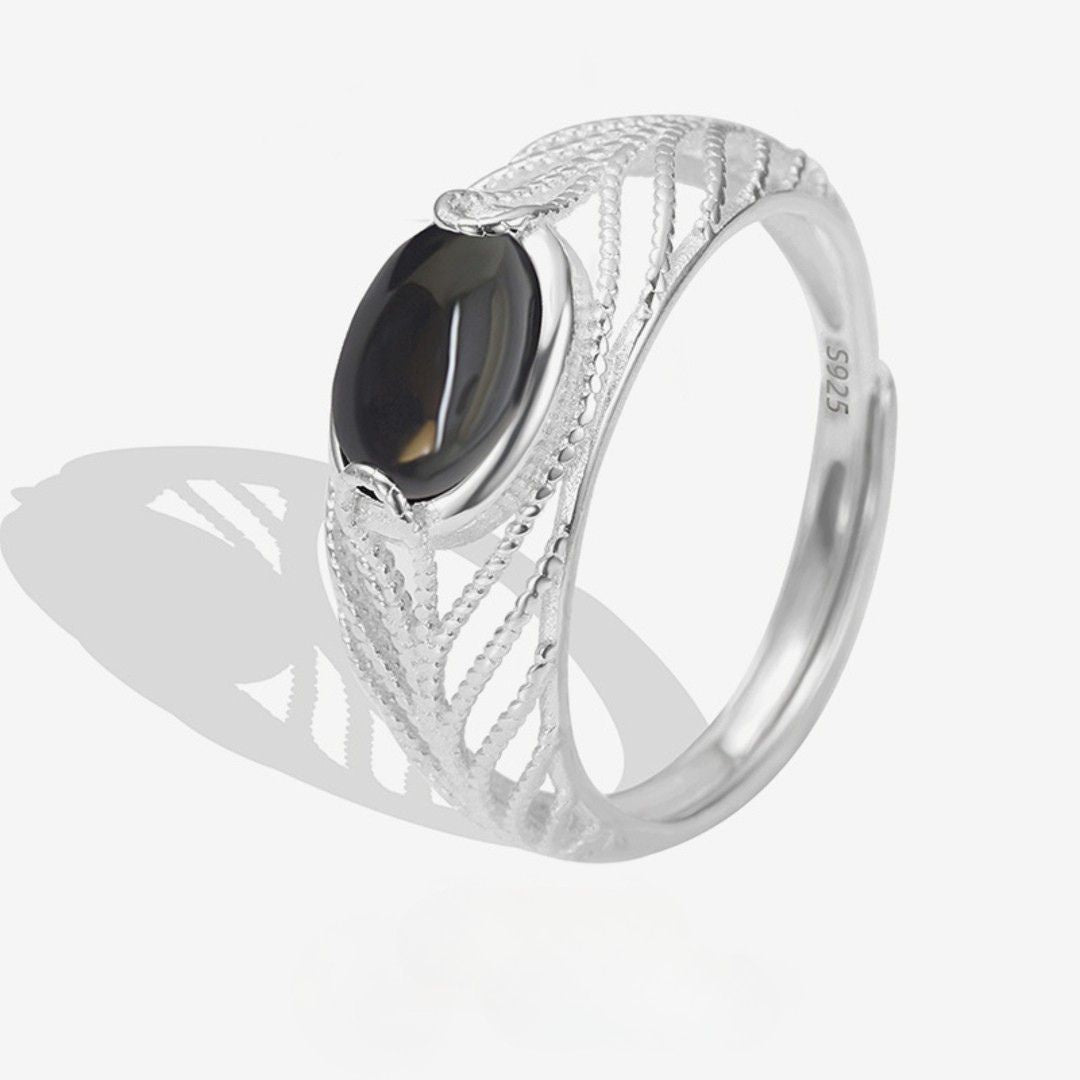 Ring-With-Filigree-Openwork-And-Black-Agate-By-Yonandole_7