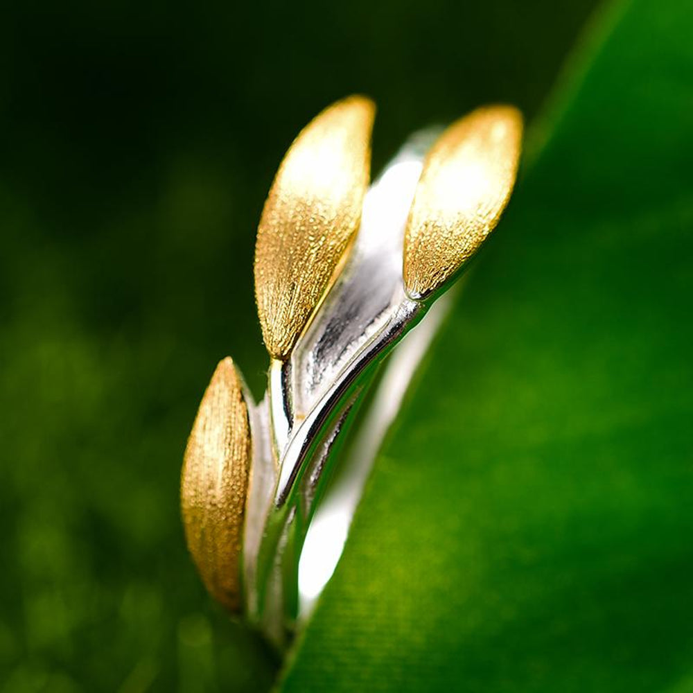 Ring-With-Golden-Leaves-By-Yonandole_2