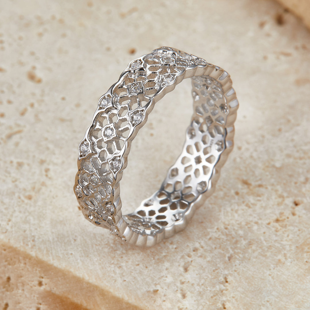 Ring-With-Honeycomb-Pattern-And-Zirconia-By-Yonandole_2