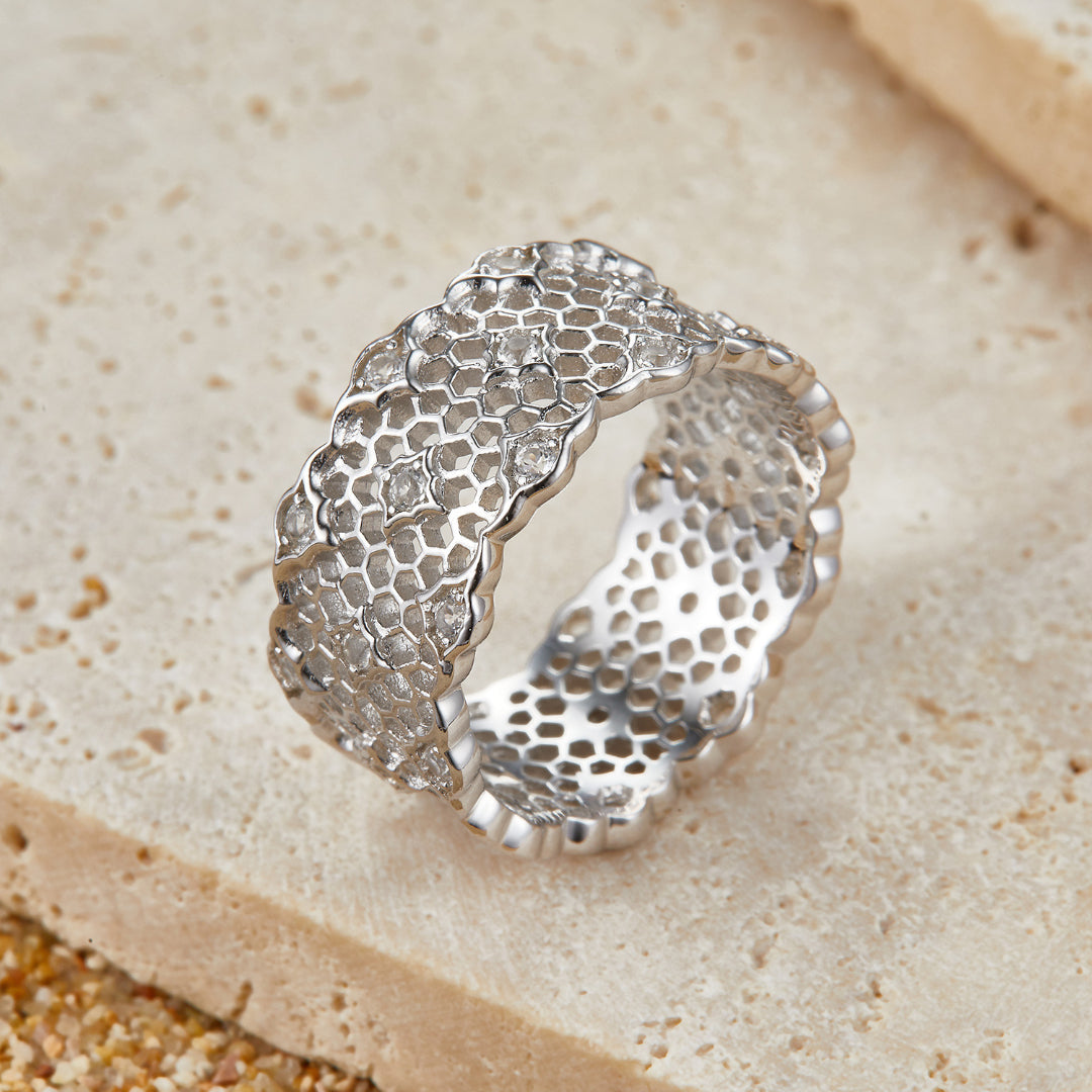 Ring-With-Honeycomb-Pattern-And-Zirconia-By-Yonandole_9