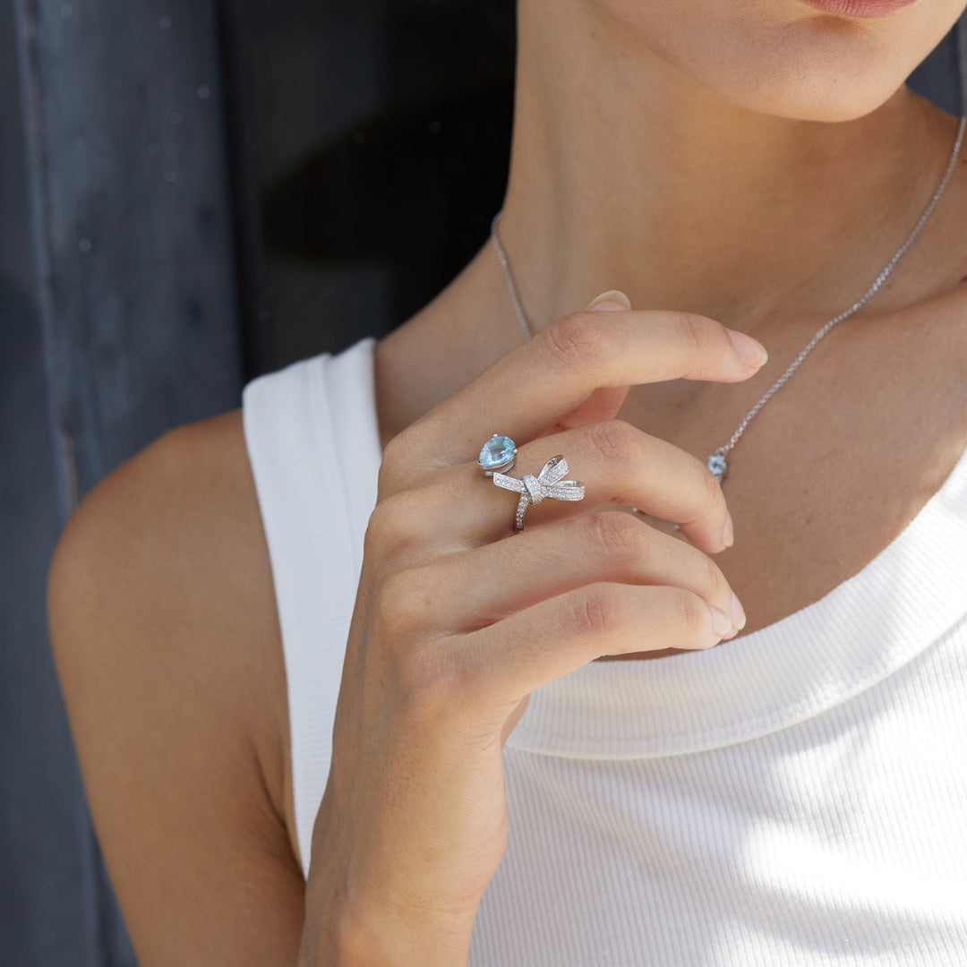 Ring-With-Loose-Bow-And-Blue-Topaz-By-Yonandole_7