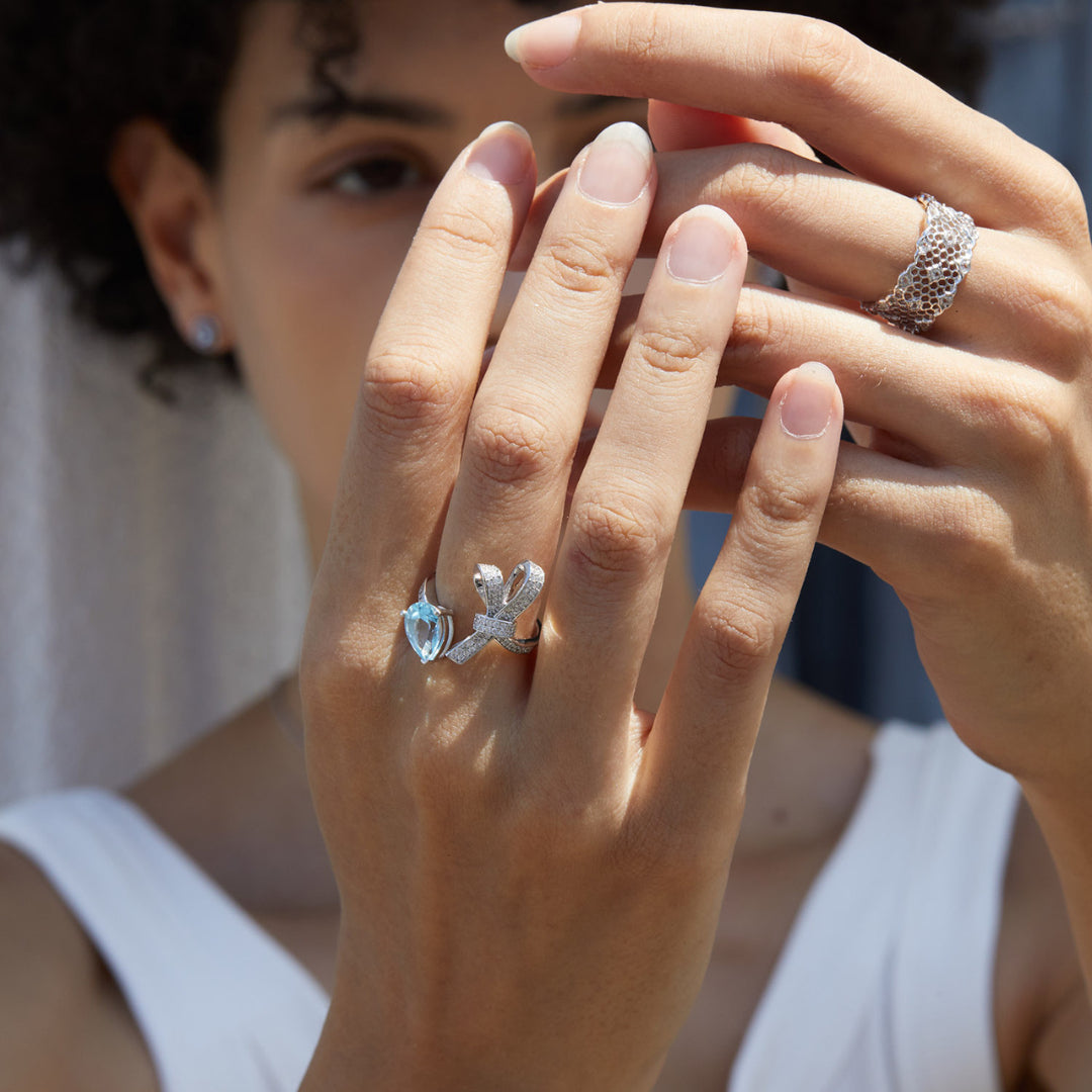 Ring-With-Loose-Bow-And-Blue-Topaz-By-Yonandole_8
