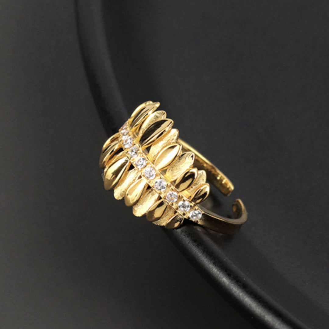 Ring-With-Mirror-Motif-By-Yonandole_1