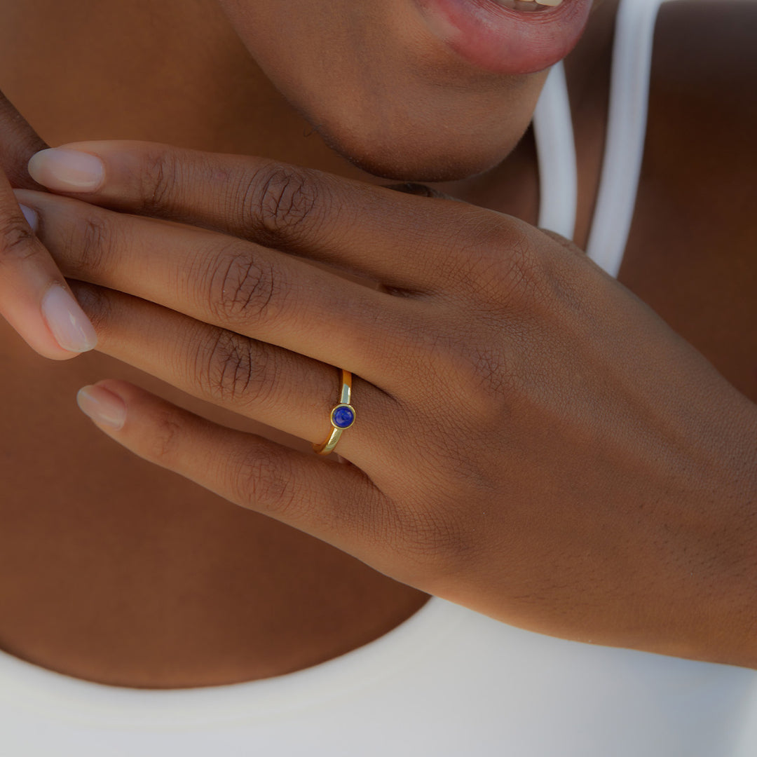 Ring-With-Round-Lapis-Lazuli-Inlay-By-Yonandole_3