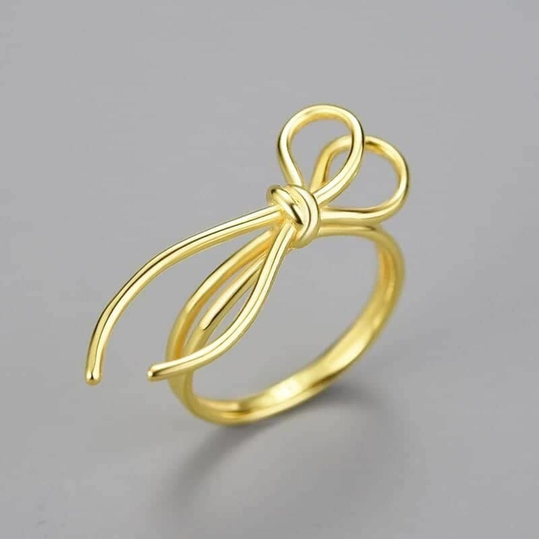 Ring-With-Thread-And-Loose-Knot-By-Yonandole_2