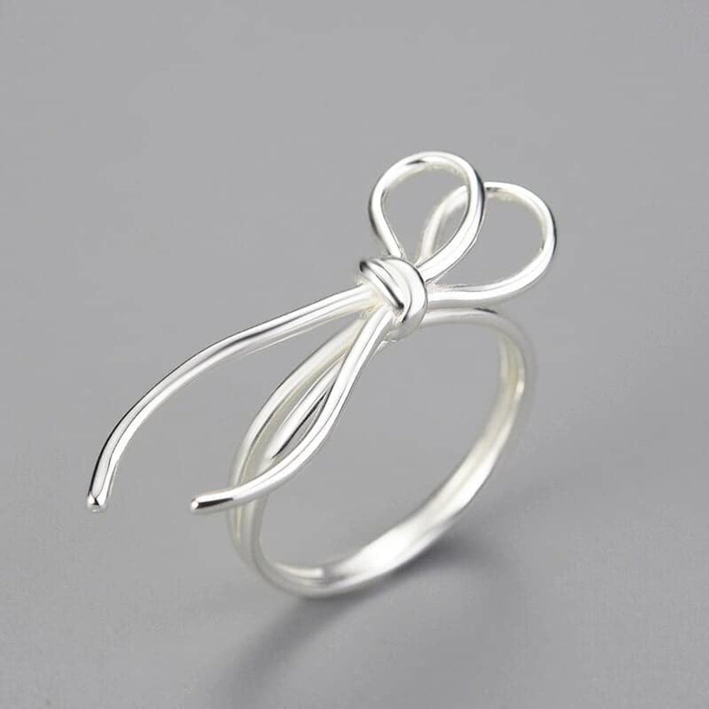 
                      
                        Ring-With-Thread-And-Loose-Knot-By-Yonandole_5
                      
                    