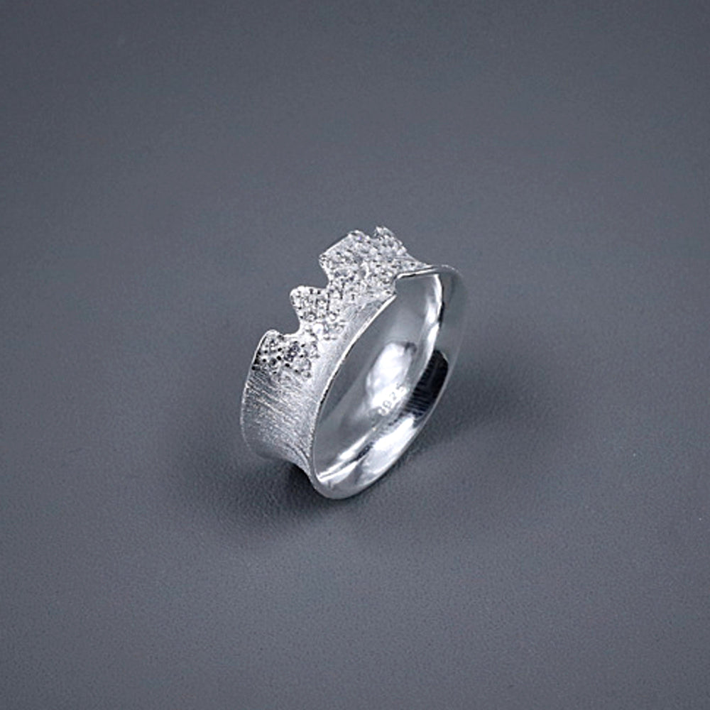 
                      
                        Ring-With-Uneven-Edges-And-Cubic-Zirconia_6
                      
                    