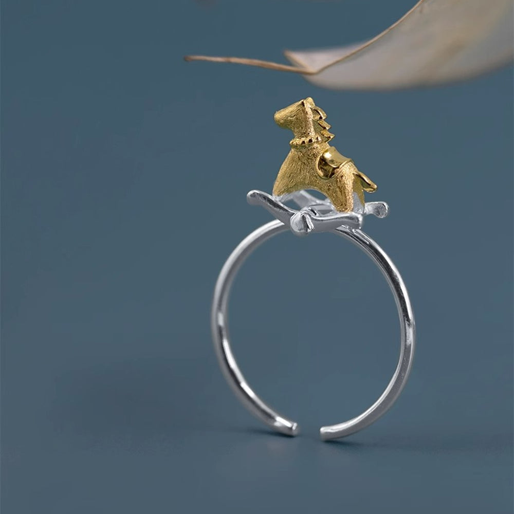 
                      
                        Rocking-Horse-Ring-By-Yonandole_1
                      
                    