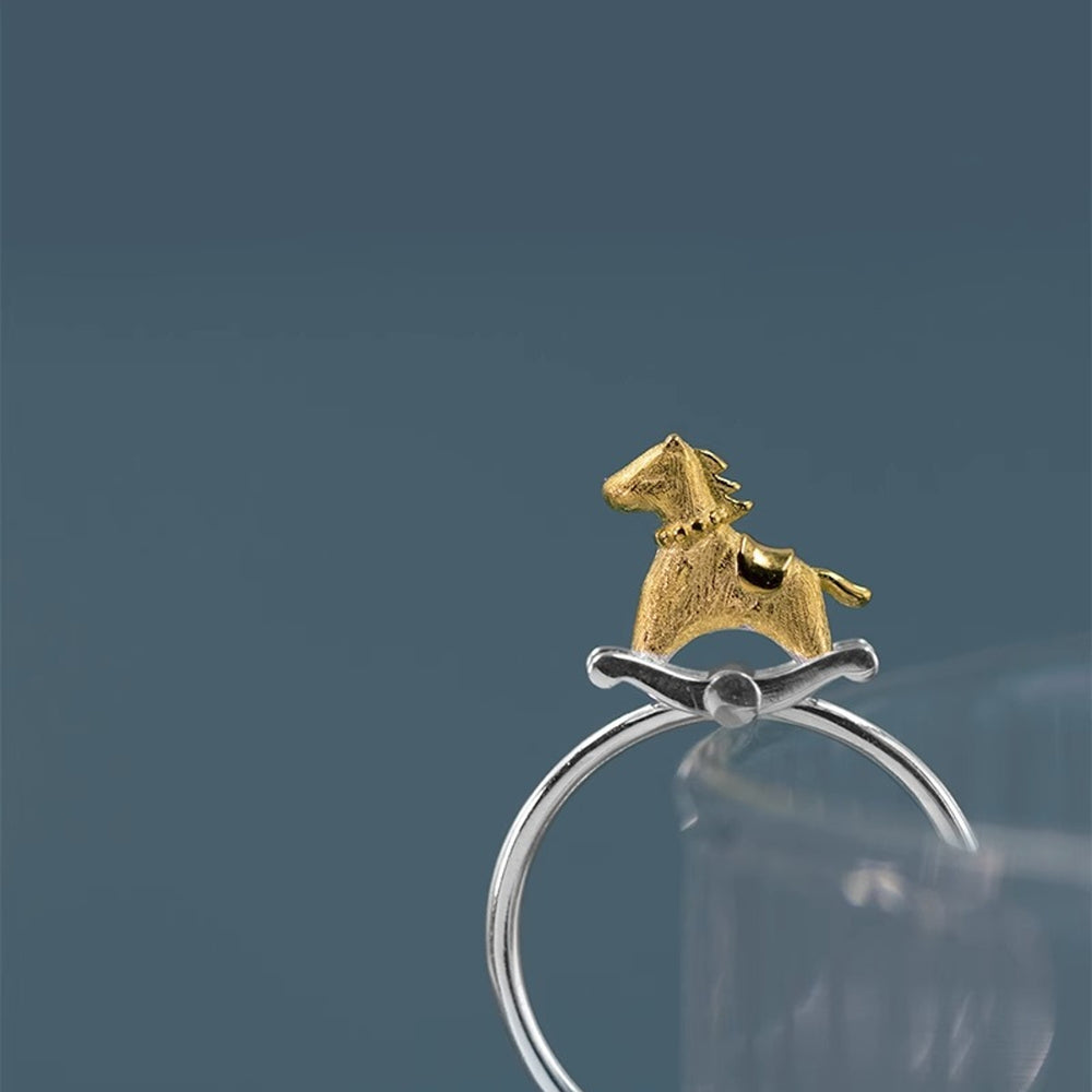 
                      
                        Rocking-Horse-Ring-By-Yonandole_4
                      
                    