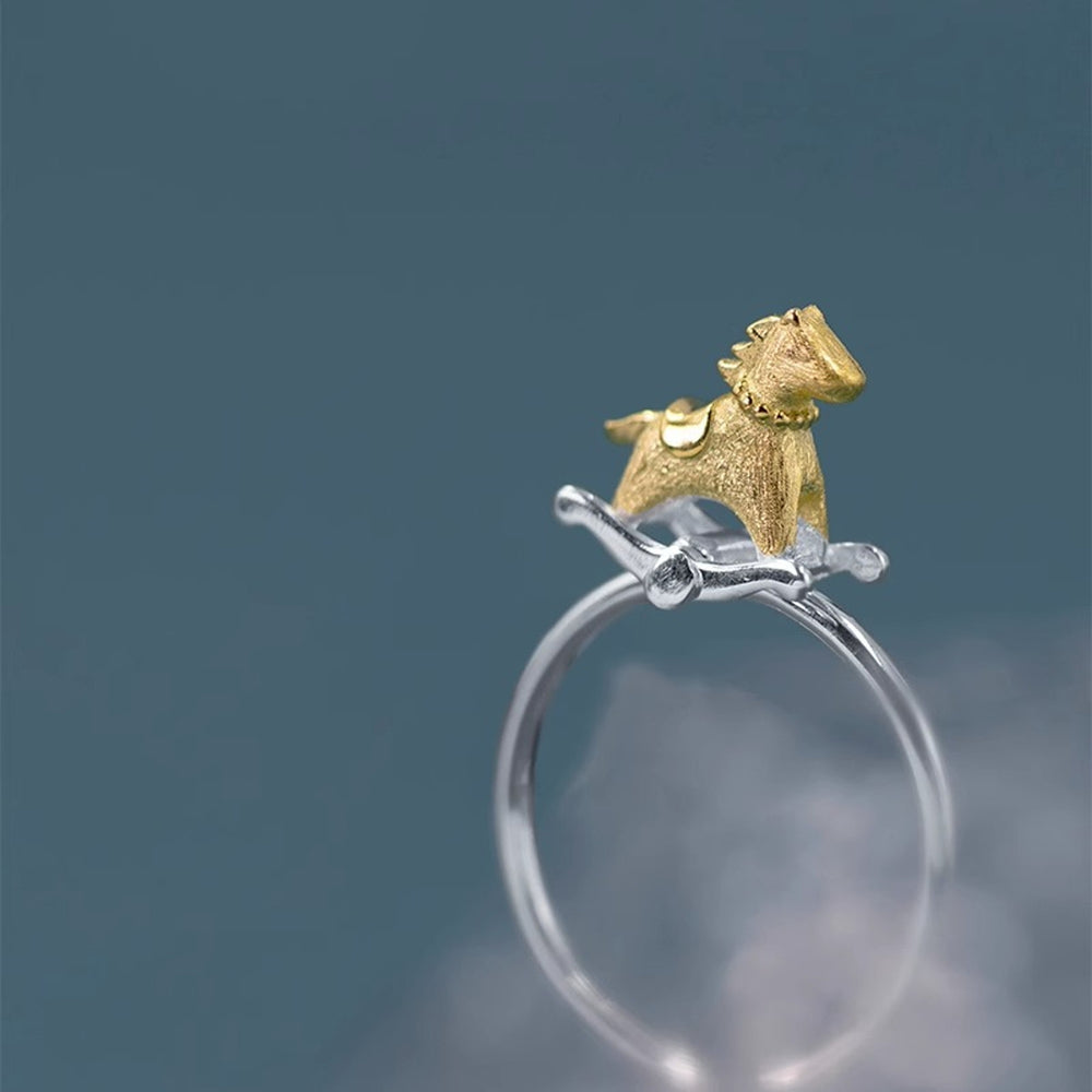 
                      
                        Rocking-Horse-Ring-By-Yonandole_6
                      
                    