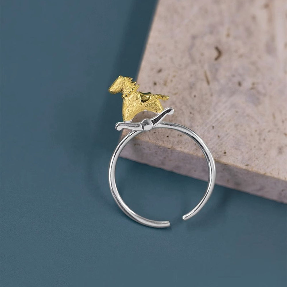 
                      
                        Rocking-Horse-Ring-By-Yonandole_7
                      
                    