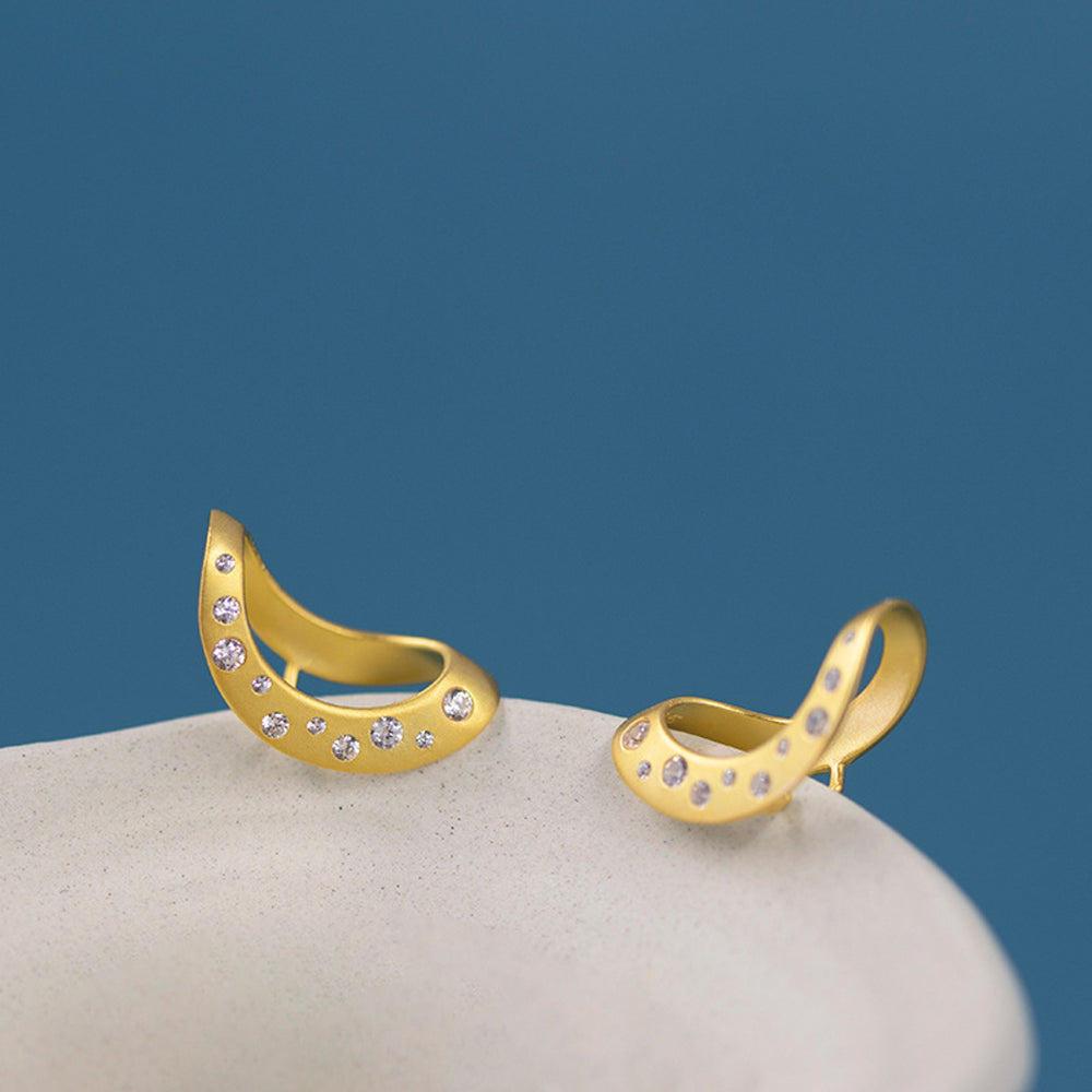 Semicircular-Earrings-With-Zirconia-By-Yonandole_2