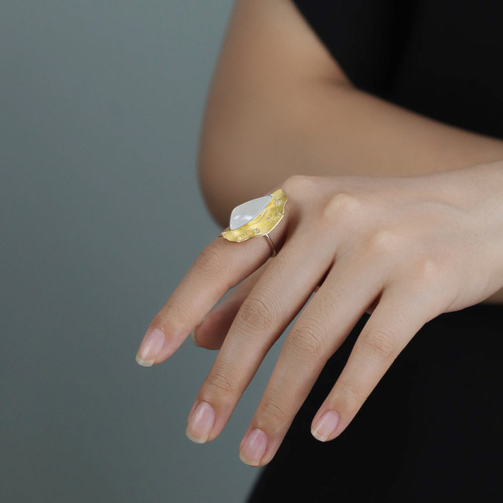 Shell-Ring-With-Fan-And-Zirconia-By-Yonandole_7